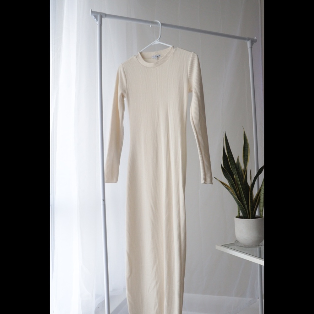 CREAM RIBBED MAXI DRESS